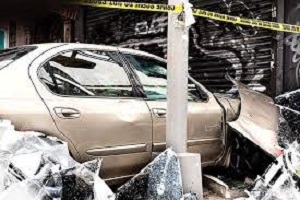 Vehicle hits building on Jefferson Avenue