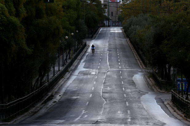 Text authorities before leaving home – new Coronovirus lockdown for the city of Greece