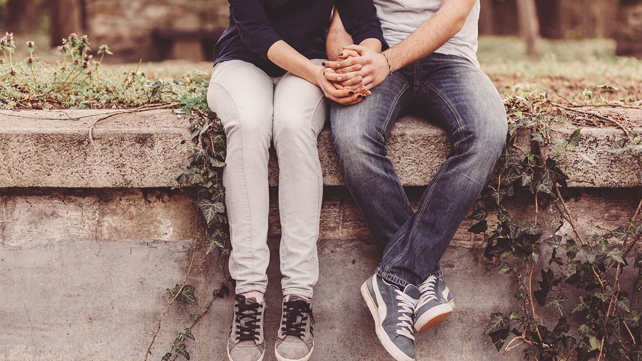 Does social media affect dating and relationships? Does social media affect dating and relationships?