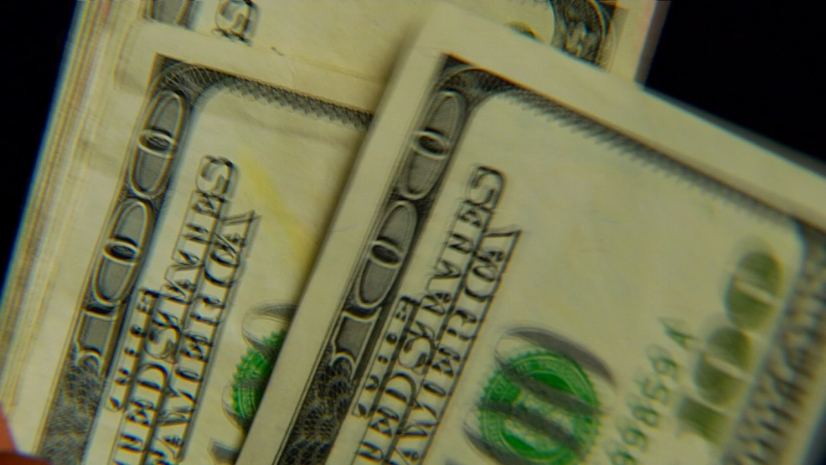 Sales tax revenue drops 10% in NY, more than 2009 recession