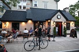 Rochester restaurants re-imagine sit-down service
