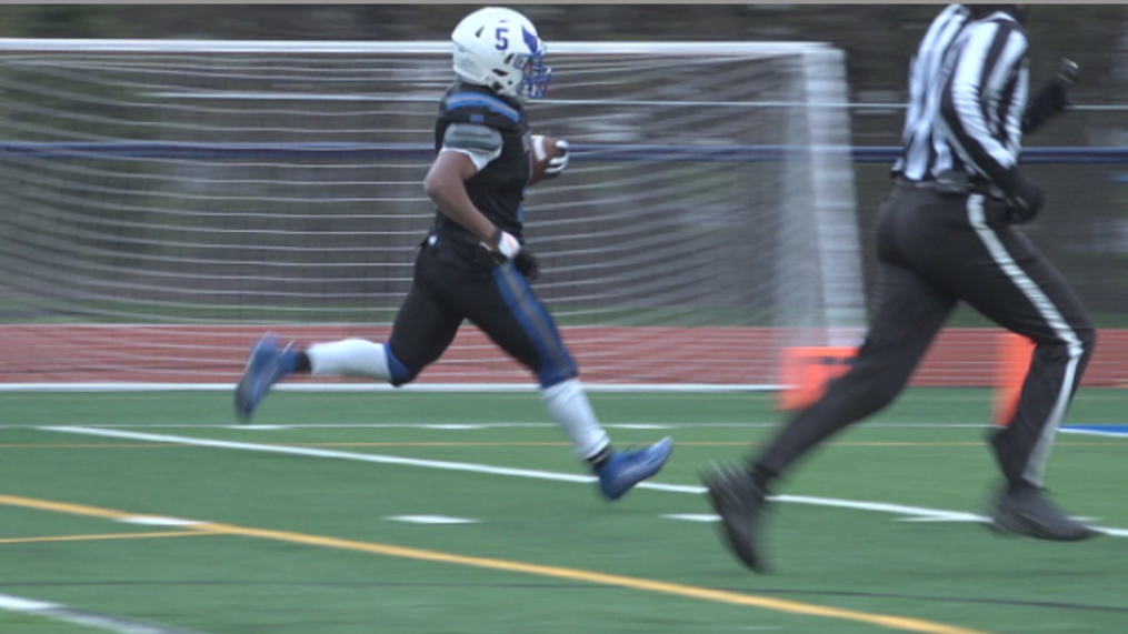 Batavia and Victor Football win big in regular season finales