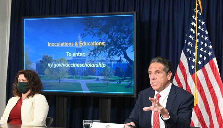 Governor Andrew Cuomo announced the first 10 winners of the state’s SUNY/CUNY scholarship incentive