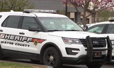 2 people taken to hospital after crash in Wayne County