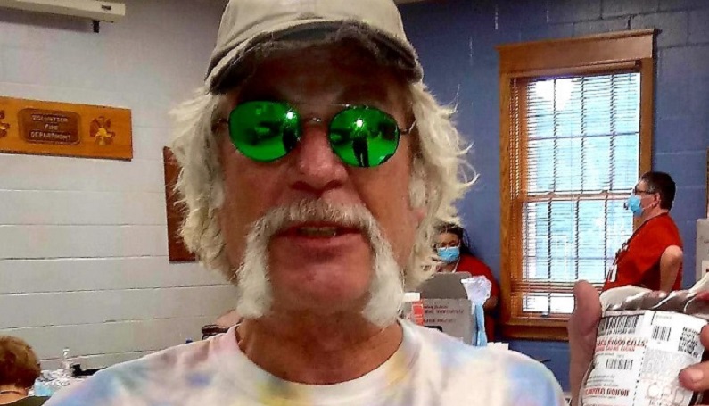 U.S. Air Force veteran donates milestone 5 gallons of blood