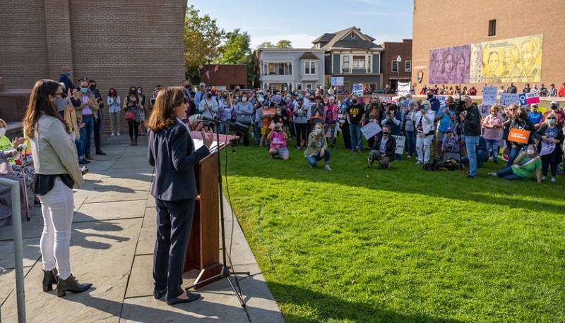 Governor Kathy Hochul speaks in support of reproductive rights Governor Kathy Hochul speaks in support of reproductive rights