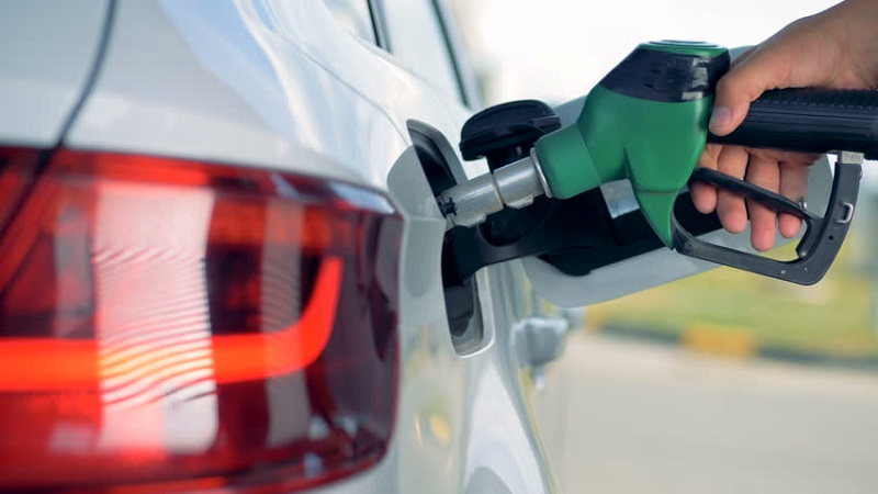 New Yorkers consume the least amount of gasoline in the US New Yorkers consume the least amount of gasoline in the US