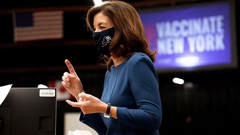 Gov. Hochul defends her mask mandate Gov. Hochul defends her mask mandate