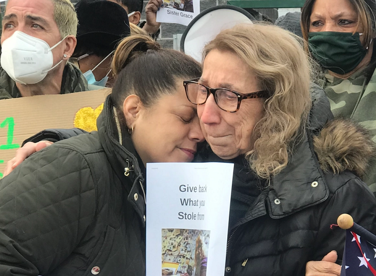 Dozens of people gathered outside the House of Mercy in Rochester on Thursday supporting Sister Grace Miller Dozens of people gathered outside the House of Mercy in Rochester on Thursday supporting Sister Grace Miller