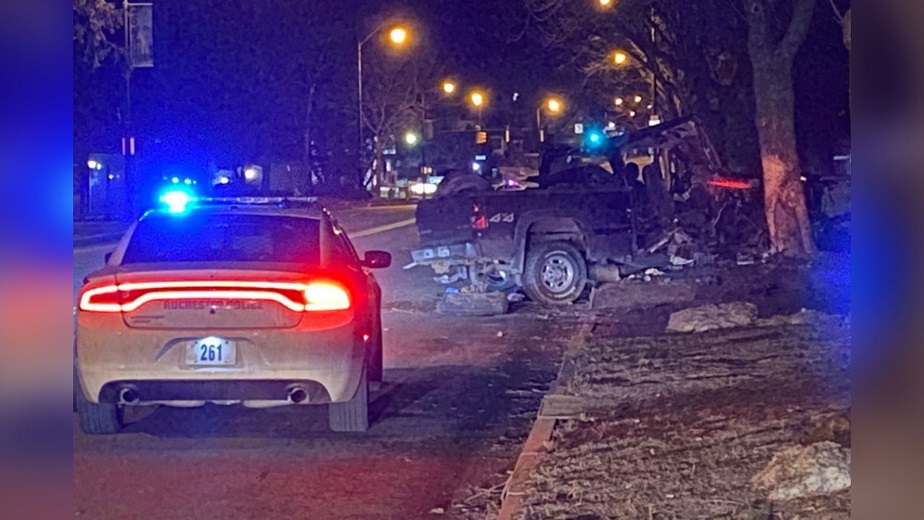 One person in critical condition, other injured in a Lake Avenue accident One person in critical condition, other injured in a Lake Avenue accident