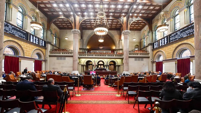 New York lawmakers finalize 0B budget