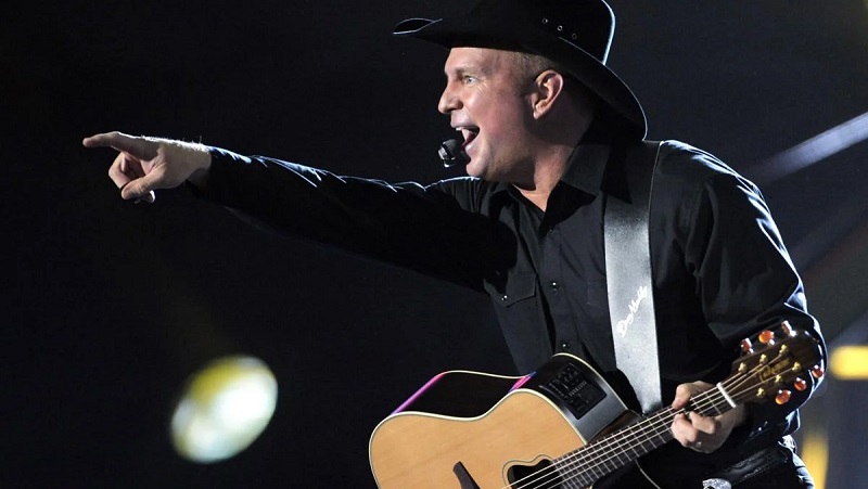 Garth Brooks is coming to WNY this summer