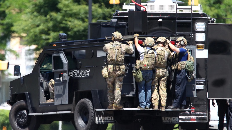 Rochester Police Department’s SWAT team arrests 2 people Rochester Police Department’s SWAT team arrests 2 people