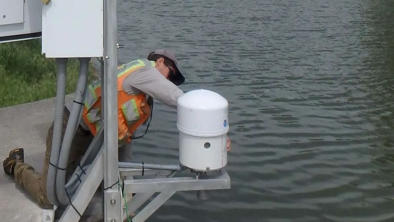 How high is the water on the Great Lakes? How high is the water on the Great Lakes?