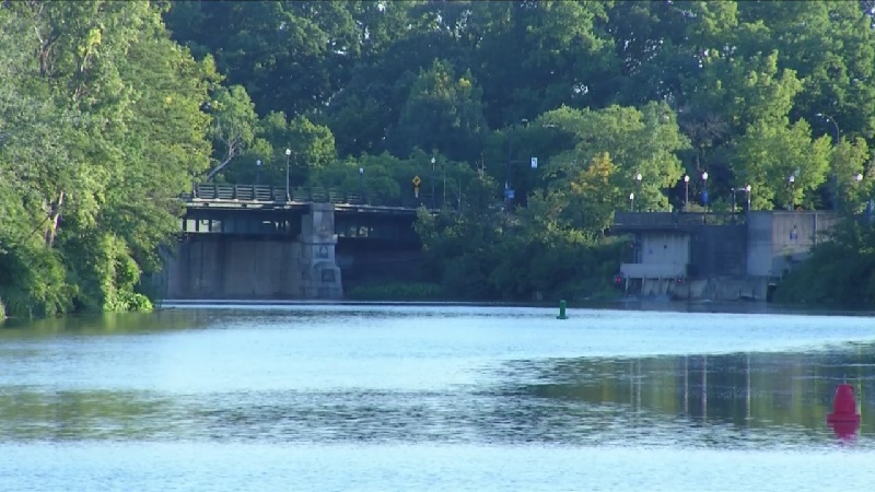 Teen rescued after falling into Genesee River Teen rescued after falling into Genesee River