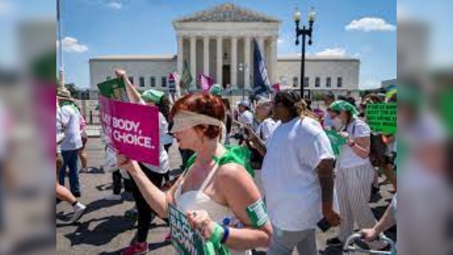 Texas abortion advocates resume funding out-of-state procedures