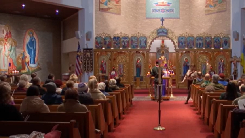 Two years into the conflict in Ukraine: Rochester residents pray for peace and remember