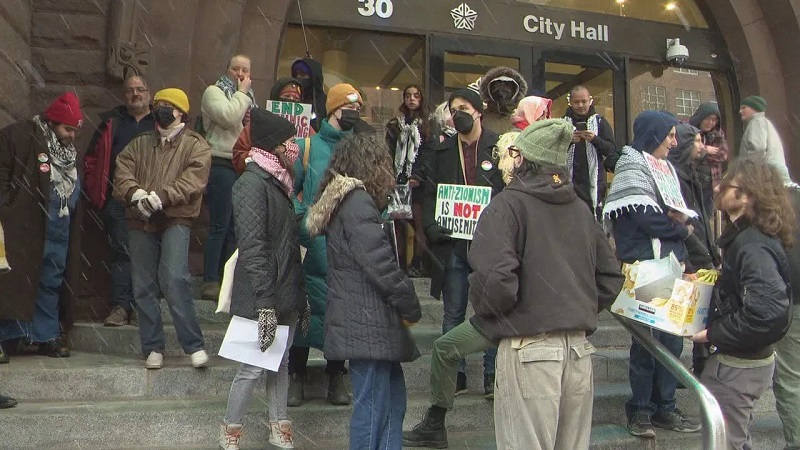 Protesters demand that Rochester City Council endorse a petition for a cease-fire in Gaza