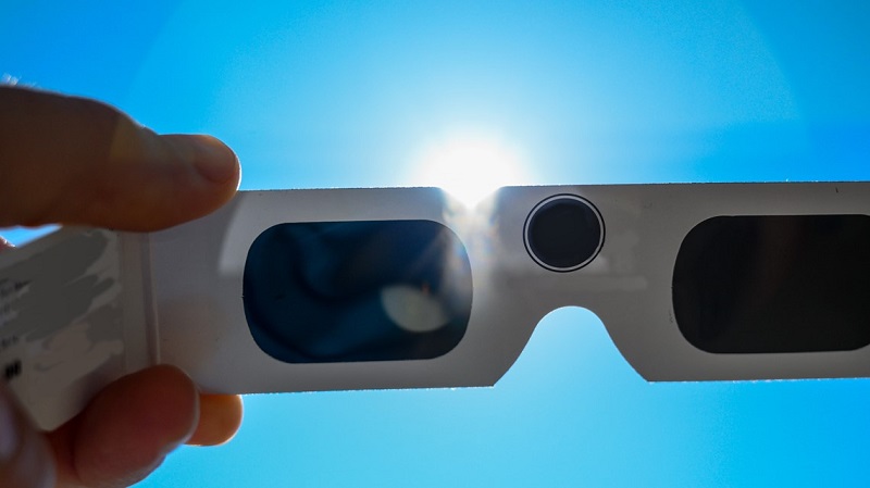 Rochester eye experts caution against unsafe eclipse viewing Rochester eye experts caution against unsafe eclipse viewing