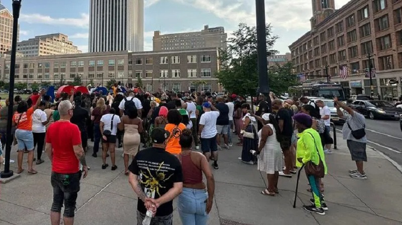 In memory of the victims of the Maplewood Park mass shooting, a community prayer