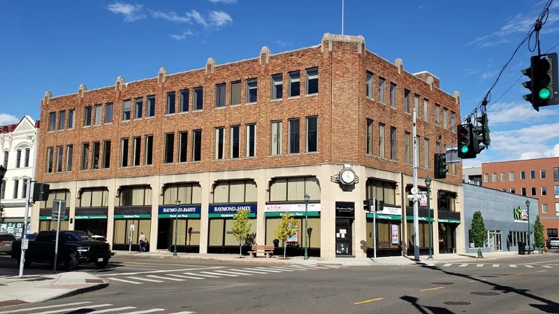 Elmira’s Strathmont Plaza for sale for .8 million