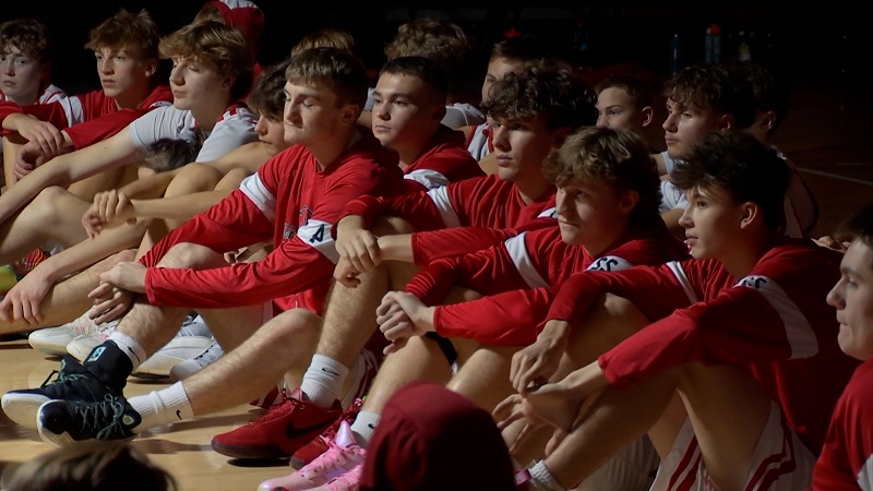 Pal-Mac basketball has a special holiday custom