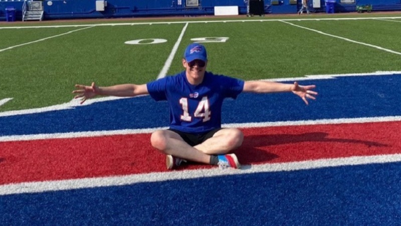 Fairport native will sing the National Anthem again at Bills game
