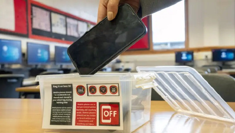 Teachers’ opinions on the proposed phone ban in New York State public schools