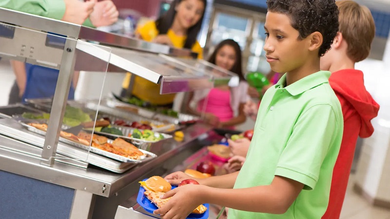 Hochul presents the idea of providing free lunches to students in New York Hochul presents the idea of providing free lunches to students in New York